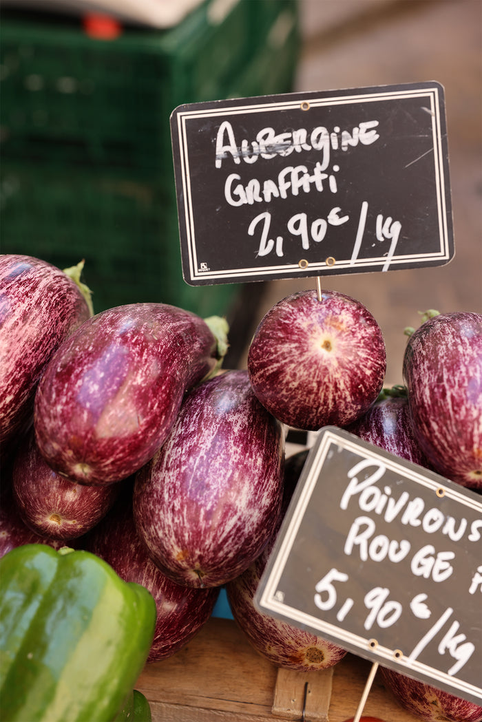 Aubergine Graffiti