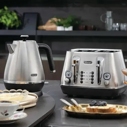Delonghi CTI4003.M 4 Slice Distinta X  Toaster Stainless Steel