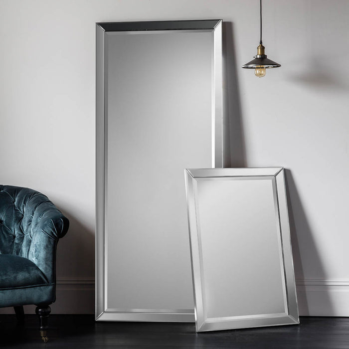 Sol Leaner Mirror Silver